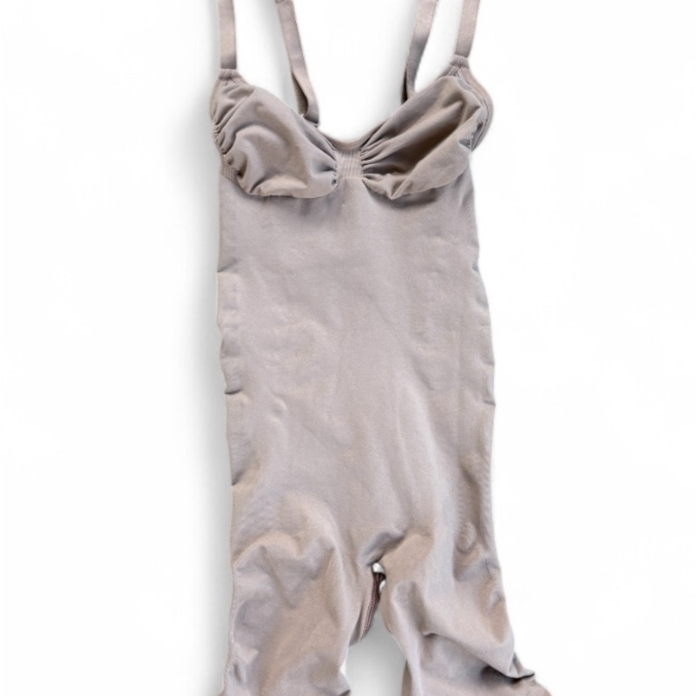 SKIMS Light Beige Textured Fabric